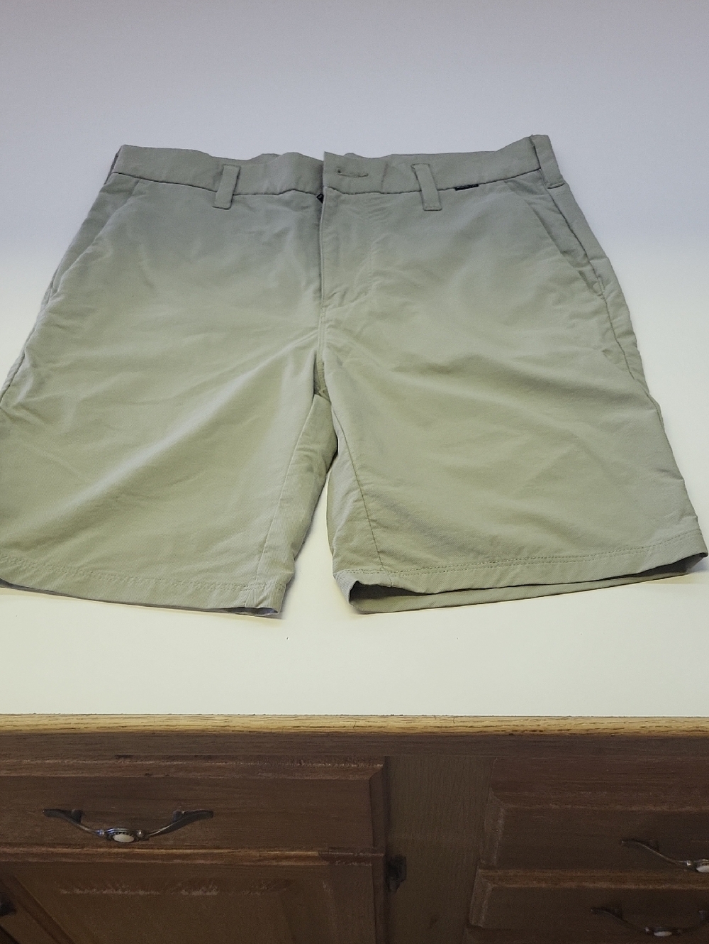 Hurley Men's Light  Flat-Front Chino Shorts